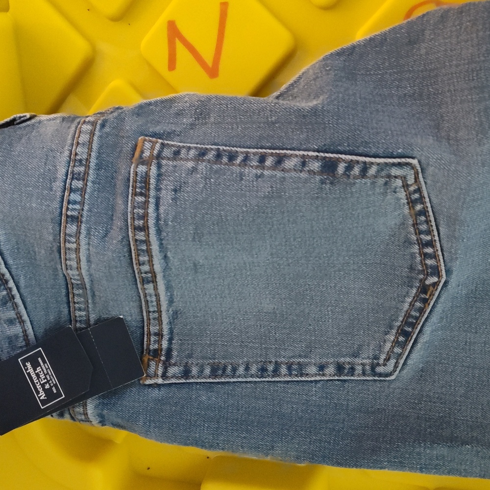 Abercrombie & Fitch Curve Love The Skinny High Rise. Boot Cut  NWT. 27 4 Long - Picture 4 of 5